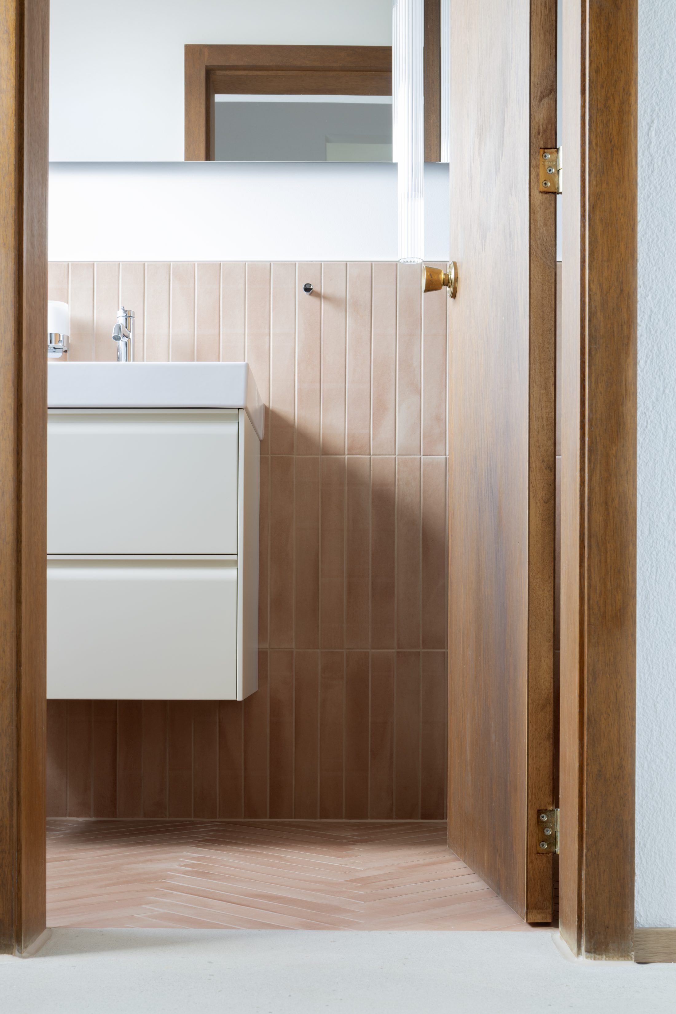 Atelier Ilex, Sanierung EFH ‚Pinkes Haus‘ in Oberwil-Lieli, AG